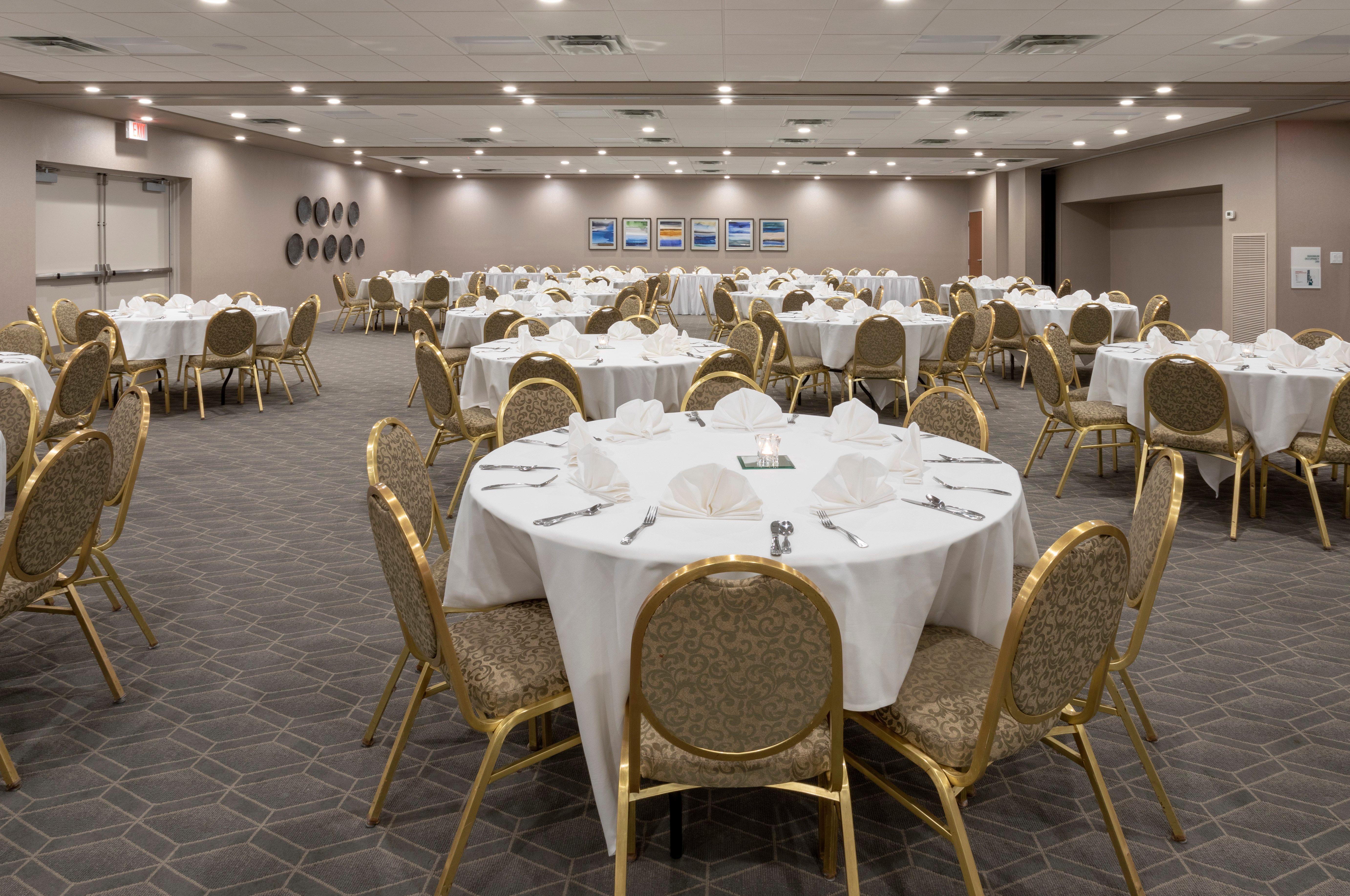Holiday Inn Marquette By Ihg Exterior photo