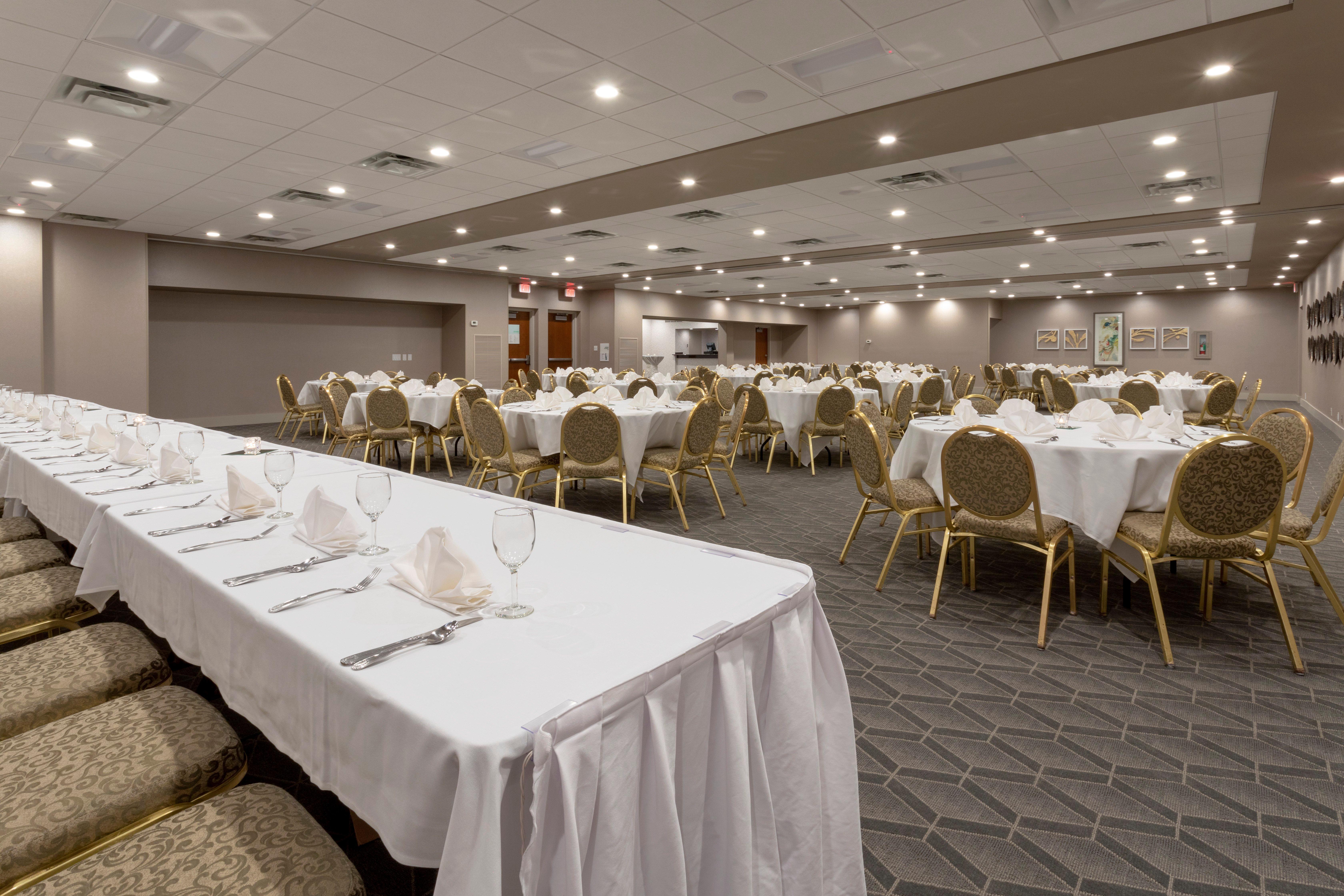 Holiday Inn Marquette By Ihg Exterior photo