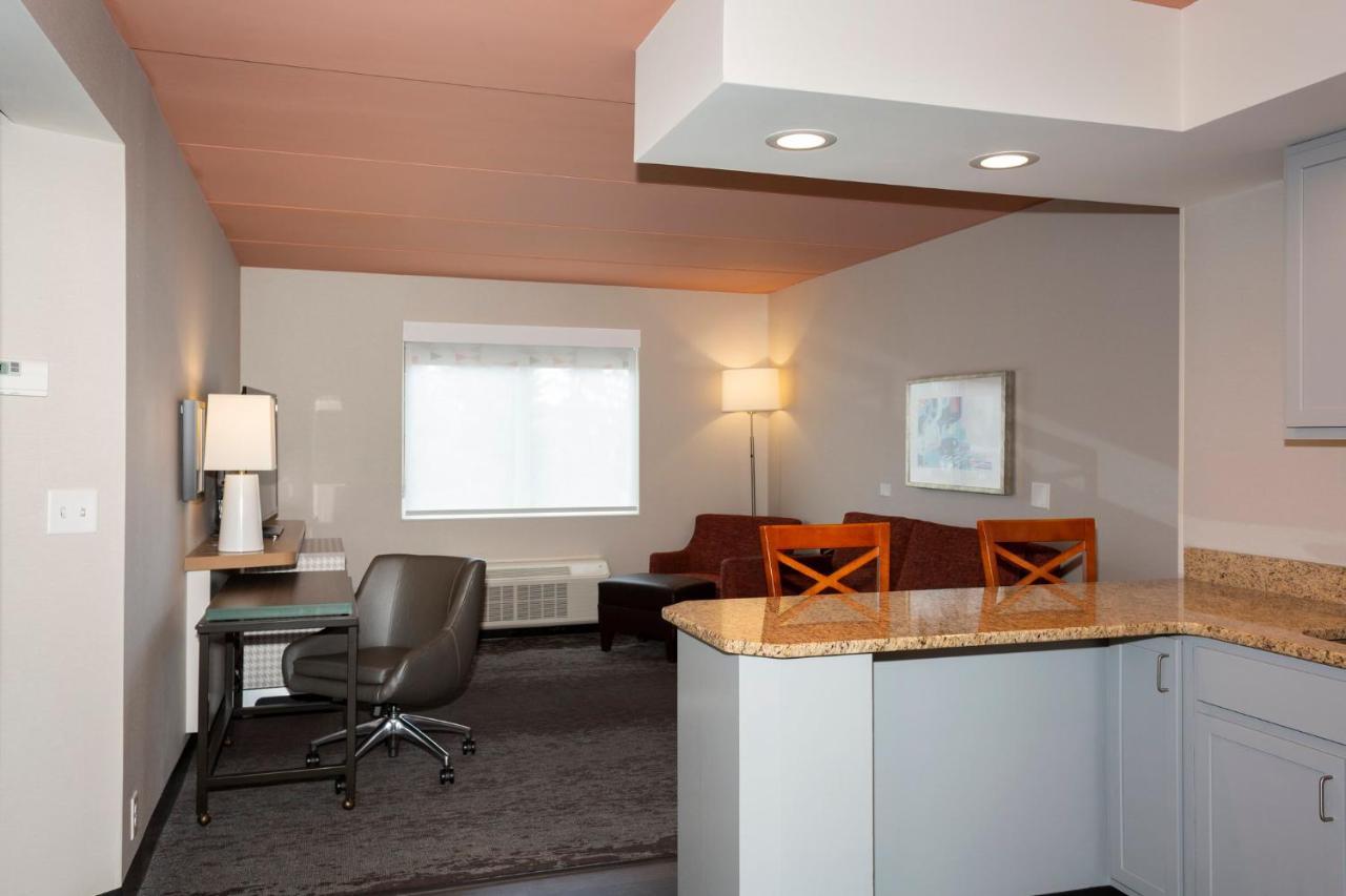 Holiday Inn Marquette By Ihg Exterior photo